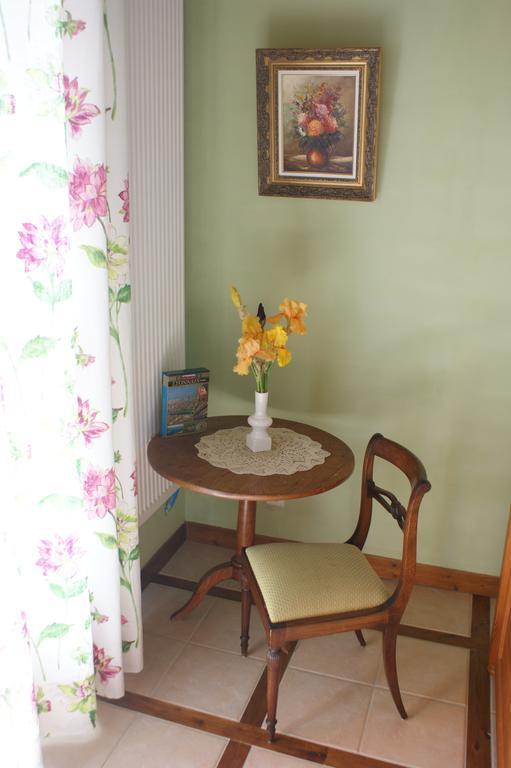 Maison D'Hotes Du Vert Vallon Theize Room photo